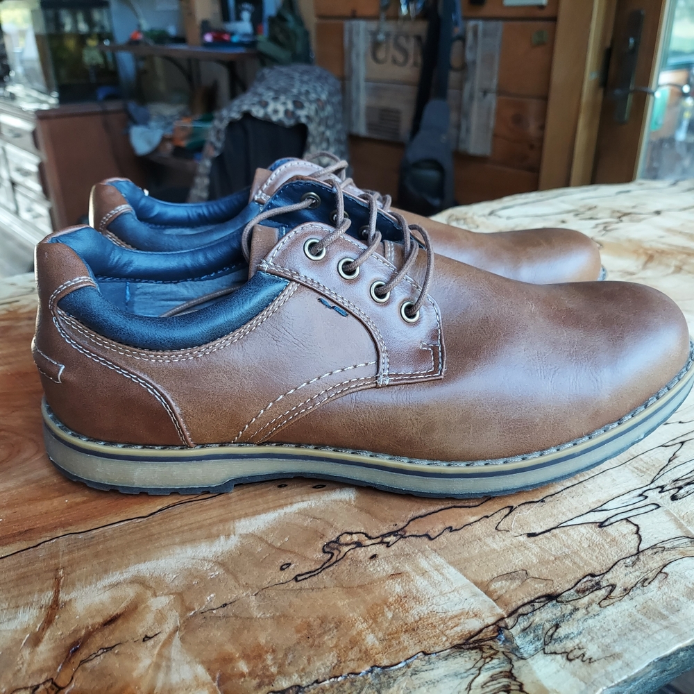 Izod Tan Leather Oxfords